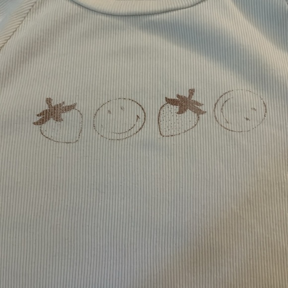 Aerie Ribbed baby tee with faded strawberry and smiley graphic - Picture 3 of 3